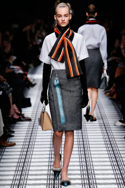 Look 22